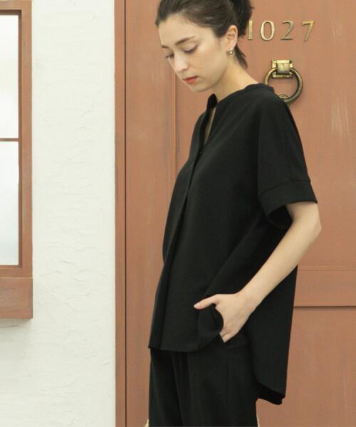 OPAQUE.CLIP(オペークドットクリップ)の「《5色展開/SS-LLサイズ》スキッパー金ボタンブラウス/セットアップ対応【防シワ/ストレッチ/洗濯機洗い可】(シャツ/ブラウス・レディース・ライトグレー/キャメル/ブラウン系8/ネイビー/ブラック・40/38/36/34/42)」の19枚目の写真