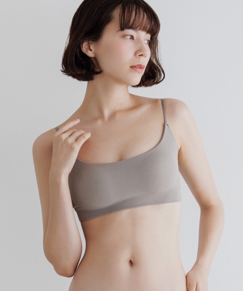 BAMBI WATER（バンビウォーター）の「【昼夜兼用】ノンワイヤーなのにホールド力抜群 外出時もおうちでも 1日中使える ナイトブラ (バンドゥ) セットアップ可能（ナイトブラ・レディース・グレイッシュベージュ/ブラック・XL/L/M/S）」の12枚目の写真