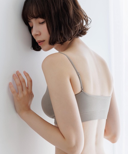 BAMBI WATER（バンビウォーター）の「【昼夜兼用】ノンワイヤーなのにホールド力抜群 外出時もおうちでも 1日中使える ナイトブラ (バンドゥ) セットアップ可能（ナイトブラ・レディース・グレイッシュベージュ/ブラック・XL/L/M/S）」の18枚目の写真