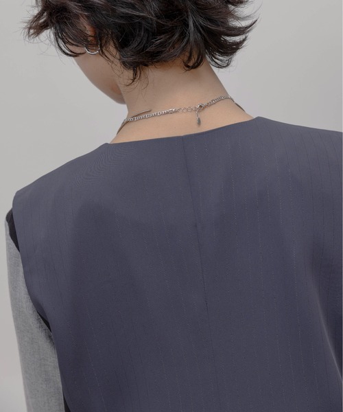 Eimee Law(エイミーロウ)の「ラメストライプミリタリーベスト(ベスト・レディース・スミクロ/ベージュ・FREE)」の15枚目の写真