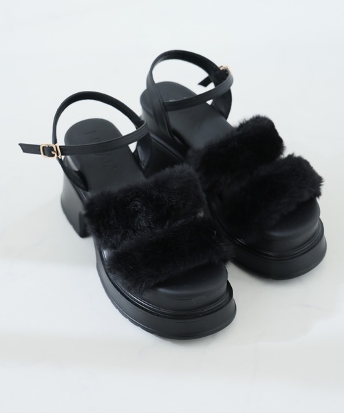 ⭐️美品⭐️ trippen VIVIENNE ストラップサンダル ブラック セール】ふわふわファー厚底ストラップサンダル(サンダル