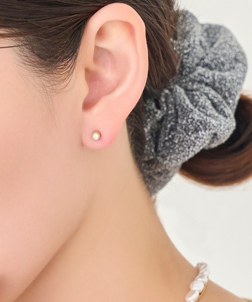 Phoebe(フィービィー)の「【金属アレルギー対応】プチシャイニングピアス(片耳)/サージカルステンレス(ピアス(片耳用)・レディース・シルバー/イエローゴールド・FREE)」の3枚目の写真