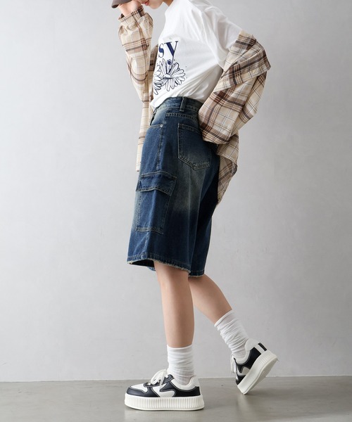 SpRay(スプレイ)の「デニムカーゴハーフパンツ(カーゴパンツ・レディース・ブラック/ダークブルー・SMALL/MEDIUM)」の13枚目の写真
