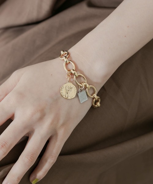 SMELLY（スメリー）の「コインモチーフマンテルブレスレット（ブレスレット・レディース・ゴールド・-）」の3枚目の写真