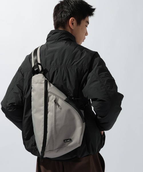 niko and...（ニコアンド）の「オリジナル撥水スリングバッグ（ショルダーバッグ・レディース・カーキ/ブラック/グレー/マルチ/アイボリー・0）」の13枚目の写真