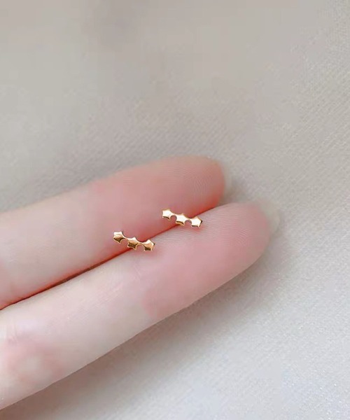 yu-ka(ユーカ)の「YU-KA:スターミニピアス star mini pierce(ピアス(両耳用)・レディース・ゴールド/シルバー・FREE)」の1枚目の写真