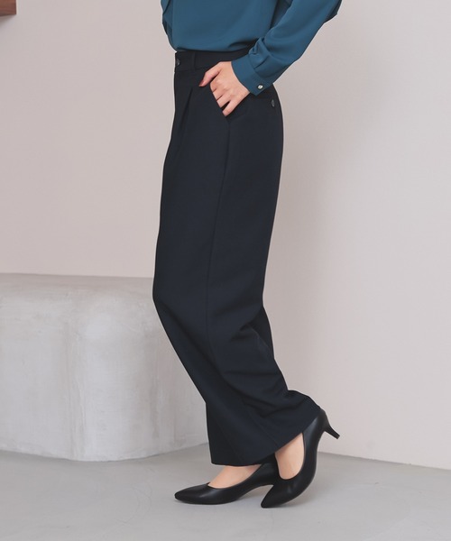 GLACIER lusso(グラシアルッソ)の「ストレートパンツ(スラックス・レディース・ブラック/ヘザーチャコール/ダークベージュ/ネイビー・L/LL/M/S)」の16枚目の写真