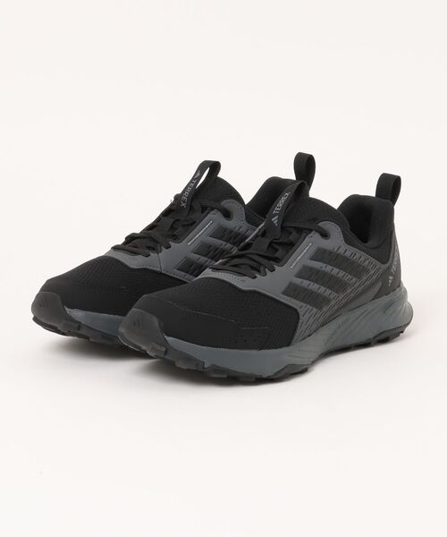 adidas(アディダス)の「《adidas》TERREX TRACEFINDER 2(スニーカー・メンズ・ブラック×ブラック・28.0cm/27.5cm/27.0cm/26.5cm/26.0cm/25.5cm)」の1枚目の写真