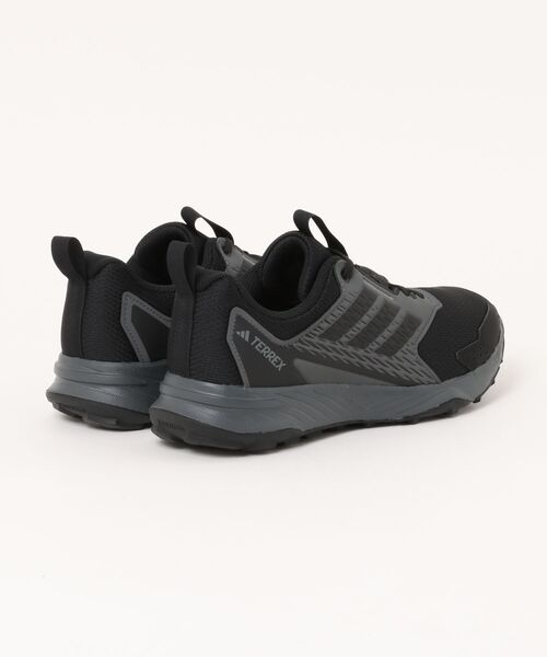 adidas(アディダス)の「《adidas》TERREX TRACEFINDER 2(スニーカー・メンズ・ブラック×ブラック・28.0cm/27.5cm/27.0cm/26.5cm/26.0cm/25.5cm)」の2枚目の写真