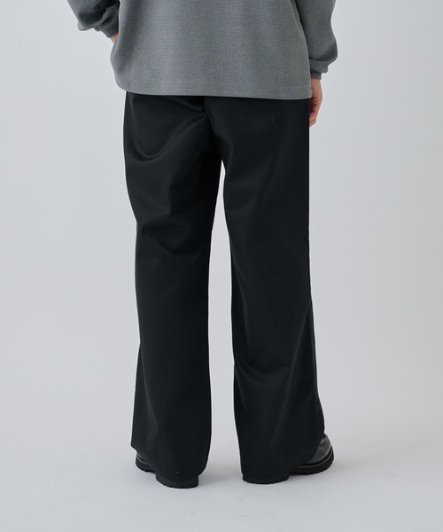 COLONY 2139(コロニートゥーワンスリーナイン)の「チノ2タックパンツ(チノパンツ・メンズ・ブラック/ベージュ・LARGE/MEDIUM)」の5枚目の写真