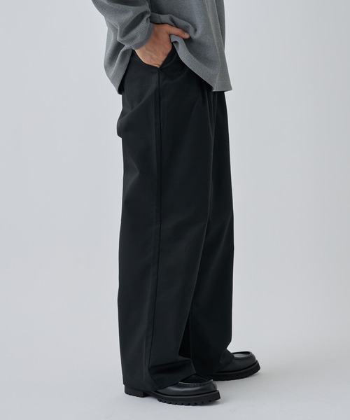 COLONY 2139(コロニートゥーワンスリーナイン)の「チノ2タックパンツ(チノパンツ・メンズ・ブラック/ベージュ・LARGE/MEDIUM)」の6枚目の写真