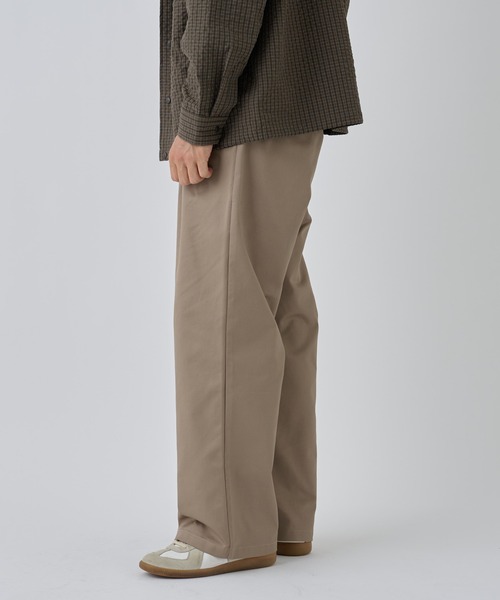 COLONY 2139(コロニートゥーワンスリーナイン)の「チノ2タックパンツ(チノパンツ・メンズ・ブラック/ベージュ・LARGE/MEDIUM)」の8枚目の写真