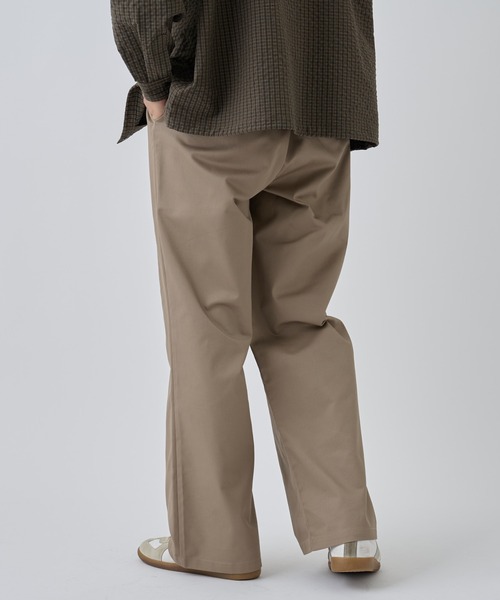 COLONY 2139(コロニートゥーワンスリーナイン)の「チノ2タックパンツ(チノパンツ・メンズ・ブラック/ベージュ・LARGE/MEDIUM)」の9枚目の写真