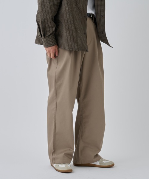 COLONY 2139(コロニートゥーワンスリーナイン)の「チノ2タックパンツ(チノパンツ・メンズ・ブラック/ベージュ・LARGE/MEDIUM)」の10枚目の写真