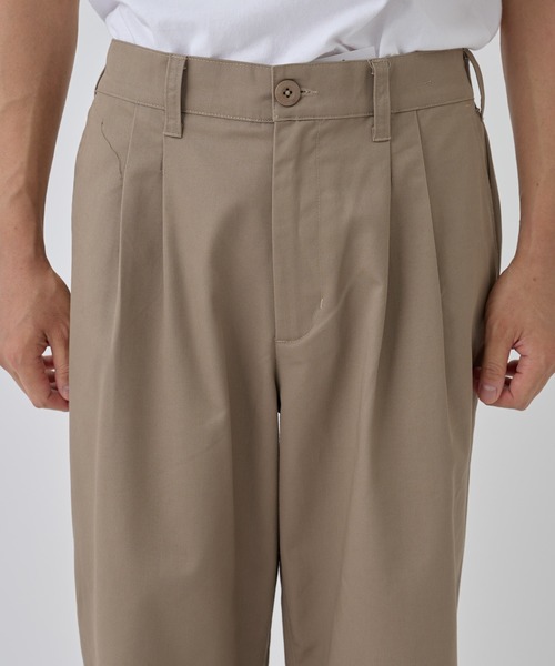 COLONY 2139(コロニートゥーワンスリーナイン)の「チノ2タックパンツ(チノパンツ・メンズ・ブラック/ベージュ・LARGE/MEDIUM)」の22枚目の写真