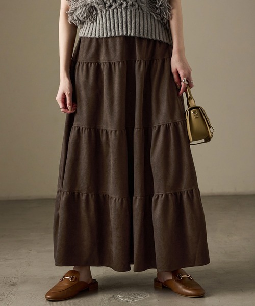 Fashion Letter(ファッションレター)の「スエードティアードロングスカート(スカート・レディース・キャメル/アイボリー/ブラウン・M)」の2枚目の写真