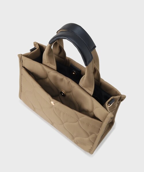 THE SHOP TK (ザ ショップ ティーケー )の「ナイロンキルトミドルトートバッグ(トートバッグ・レディース・ブラック/ベージュ・00)」の17枚目の写真