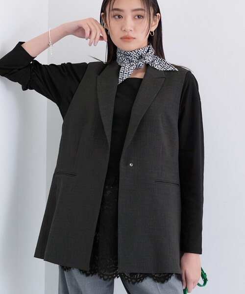 INDIVI(インディヴィ)の「【セットアップ可能】凹凸ストレッチ素材テーラードカラージレジャケット(テーラードジャケット・レディース・スミクロ/ライトグレー/ブラック系その他6/ライトグレー系5/ブラック系その他7・38/13/34/15 /05)」の2枚目の写真