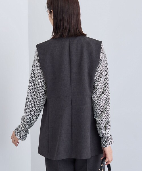 INDIVI(インディヴィ)の「【セットアップ可能】凹凸ストレッチ素材テーラードカラージレジャケット(テーラードジャケット・レディース・スミクロ/ライトグレー/ブラック系その他6/ライトグレー系5/ブラック系その他7・38/13/34/15 /05)」の22枚目の写真
