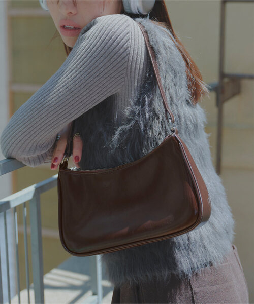 KOBE LETTUCE（コウベレタス）の「ホーボーショルダーバッグ（ショルダーバッグ・レディース・ブラウン/ワイン/ブラック・F）」の2枚目の写真