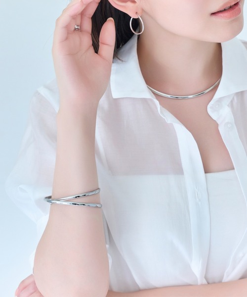 Phoebe(フィービィー)の「【金属アレルギー対応】ツインカレントカフバングル/ニッケルフリー(バングル/リストバンド・レディース・イエローゴールド/シルバー・FREE)」の6枚目の写真