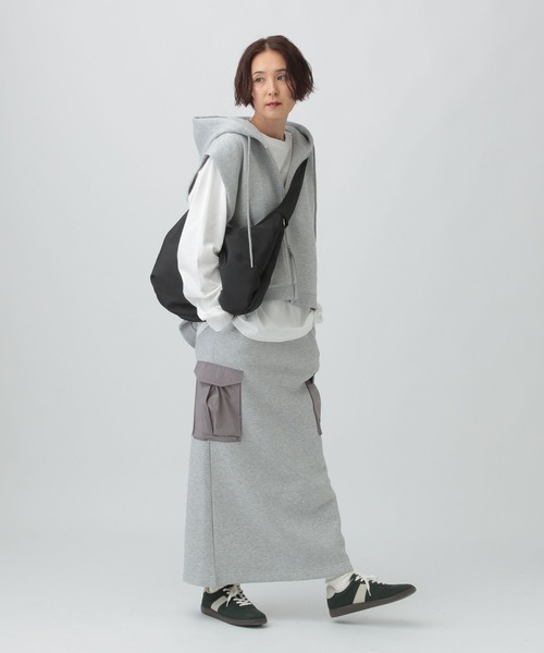 LEPSIM（レプシィム）の「ラウンドBIGショルダー　578268（ショルダーバッグ・レディース・ブラック/チャコールグレー/アイボリー・ONE SIZE）」の6枚目の写真