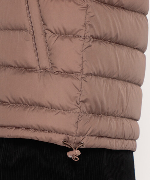 DANTON(ダントン)の「WOMEN'S CREWNECK INNER DOWN JACKET(ダウンジャケット/コート・レディース・ブラック/オフホワイト/オリーブ/マスタード/ブラック系その他/ブラウン系その他/ベージュ系その他・S/M/XS)」の9枚目の写真