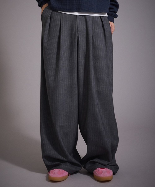 Perushu(ペルーシュ)の「ウールタッチ 2タックワイドスラックスパンツ(スラックス・メンズ・ブラック/グレー/ブラウン・MEDIUM/SMALL/LARGE)」の2枚目の写真