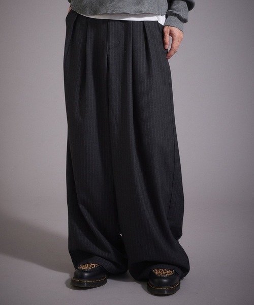 Perushu(ペルーシュ)の「ウールタッチ 2タックワイドスラックスパンツ(スラックス・メンズ・ブラック/グレー/ブラウン・MEDIUM/SMALL/LARGE)」の1枚目の写真