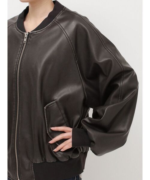 EVRIS（エヴリス）の「ヴィンテージライクフェイクレザーブルゾン【セットアップ着用可能】（ブルゾン・レディース・ブラック/ブラウン・FREE）」の3枚目の写真