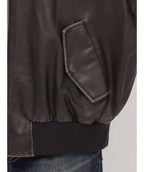 EVRIS（エヴリス）の「ヴィンテージライクフェイクレザーブルゾン【セットアップ着用可能】（ブルゾン・レディース・ブラック/ブラウン・FREE）」の6枚目の写真