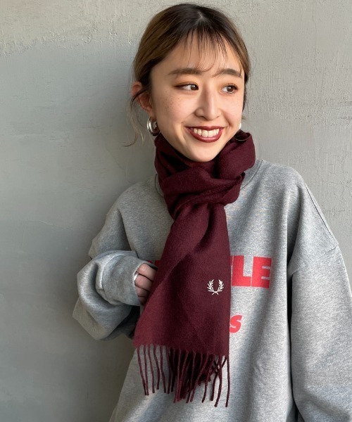 FRED PERRY（フレッドペリー）の「[FRED PERRY/フレッドペリー] ワンポイントロゴ刺繍 ラムウール スカーフ（マフラー・レディース・ボルドー/キャメル/ブラック/ネイビー・ONE SIZE）」の18枚目の写真