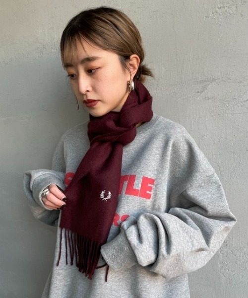 FRED PERRY（フレッドペリー）の「[FRED PERRY/フレッドペリー] ワンポイントロゴ刺繍 ラムウール スカーフ（マフラー・レディース・ボルドー/キャメル/ブラック/ネイビー・ONE SIZE）」の19枚目の写真