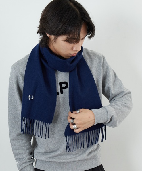 FRED PERRY（フレッドペリー）の「[FRED PERRY/フレッドペリー] ワンポイントロゴ刺繍 ラムウール スカーフ（マフラー・レディース・ボルドー/キャメル/ブラック/ネイビー・ONE SIZE）」の11枚目の写真