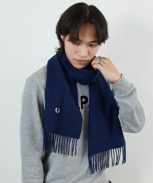 FRED PERRY（フレッドペリー）の「[FRED PERRY/フレッドペリー] ワンポイントロゴ刺繍 ラムウール スカーフ（マフラー・レディース・ボルドー/キャメル/ブラック/ネイビー・ONE SIZE）」の10枚目の写真