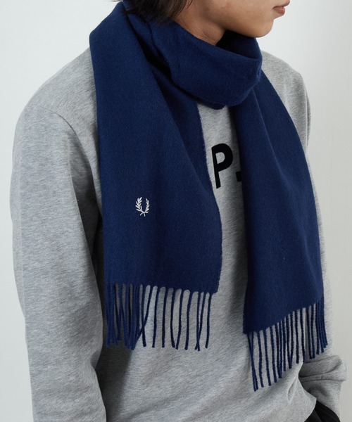 FRED PERRY（フレッドペリー）の「[FRED PERRY/フレッドペリー] ワンポイントロゴ刺繍 ラムウール スカーフ（マフラー・レディース・ボルドー/キャメル/ブラック/ネイビー・ONE SIZE）」の12枚目の写真