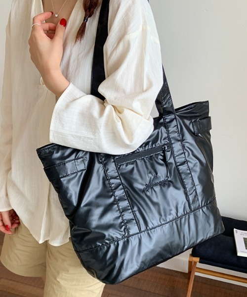Vipoa(ヴィポア)の「LOGO BIG TOTE BAG(トートバッグ・レディース・ホワイト/ブラック/シルバー・FREE)」の2枚目の写真