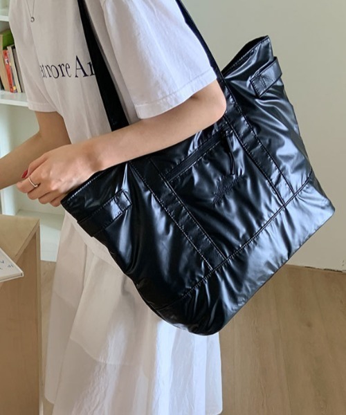 Vipoa(ヴィポア)の「LOGO BIG TOTE BAG(トートバッグ・レディース・ホワイト/ブラック/シルバー・FREE)」の5枚目の写真