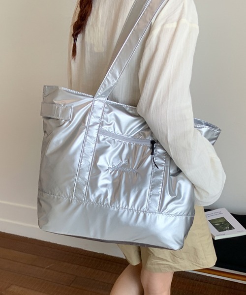 Vipoa(ヴィポア)の「LOGO BIG TOTE BAG(トートバッグ・レディース・ホワイト/ブラック/シルバー・FREE)」の17枚目の写真