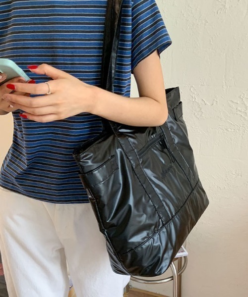 Vipoa(ヴィポア)の「LOGO BIG TOTE BAG(トートバッグ・レディース・ホワイト/ブラック/シルバー・FREE)」の12枚目の写真