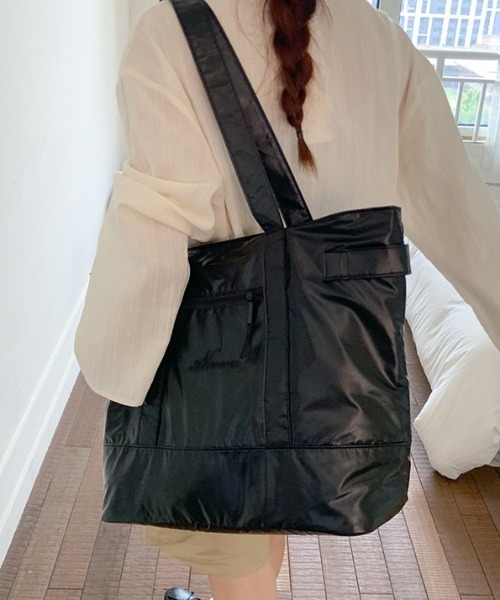 Vipoa(ヴィポア)の「LOGO BIG TOTE BAG(トートバッグ・レディース・ホワイト/ブラック/シルバー・FREE)」の4枚目の写真