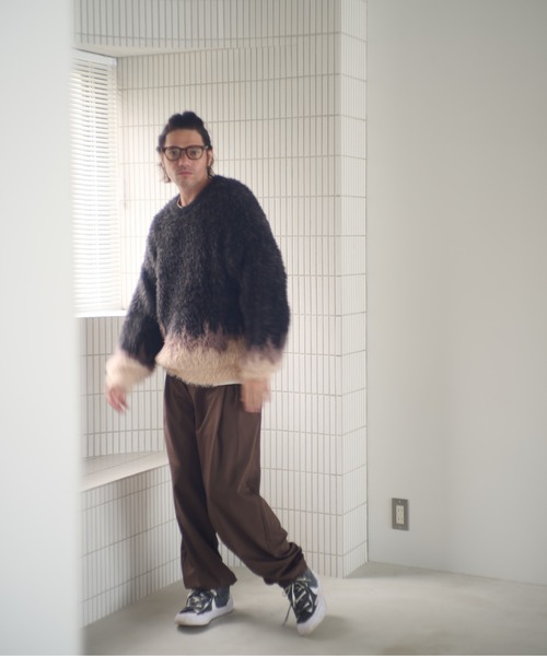 ADAM PATEK(アダムパテック)の「ADAMPATEK/distorted chevron pattern crewneck/シャギー配色クルーネックニット(ニット/セーター・メンズ・ブラック×ブルー/ブラック×ベージュ・1/2)」の21枚目の写真