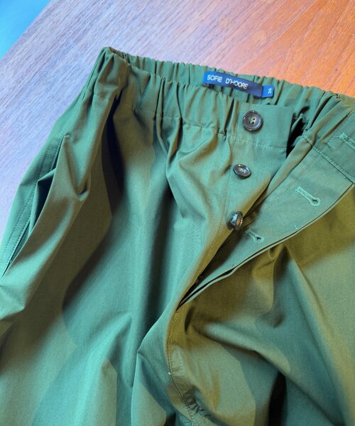 BEARDSLEY(ビアズリー)の「《SOFIE D'HOORE》コットンパンツ(その他パンツ・レディース・カーキ・36)」の2枚目の写真