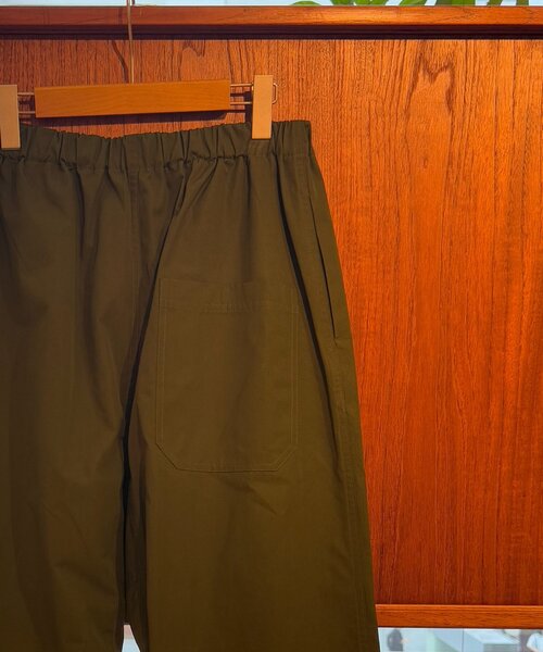 BEARDSLEY(ビアズリー)の「《SOFIE D'HOORE》コットンパンツ(その他パンツ・レディース・カーキ・36)」の3枚目の写真