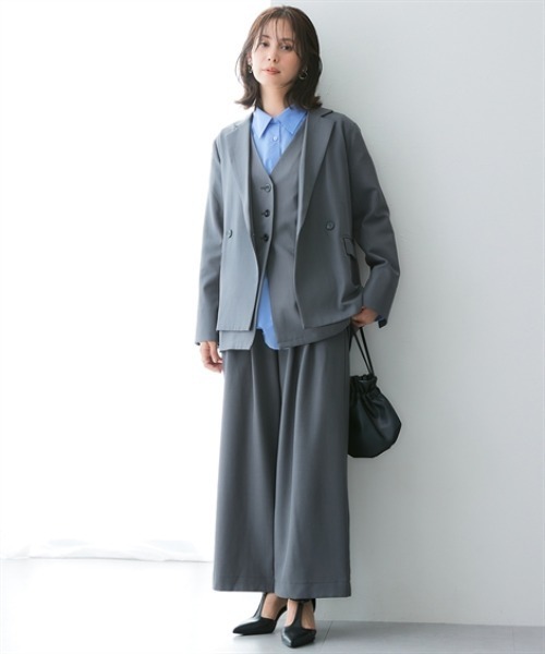 7days Life Styling（セブンデイズライフスタイリング）の「落ち感ドレープ素材ダブルテーラードジャケット（タテヨコストレッチ・しわになりにくい・速乾・ＵＶカット）＜大きいサイズ有＞（カバーオール・レディース・グレー/ブラック・M/L/LL/3L）」の3枚目の写真