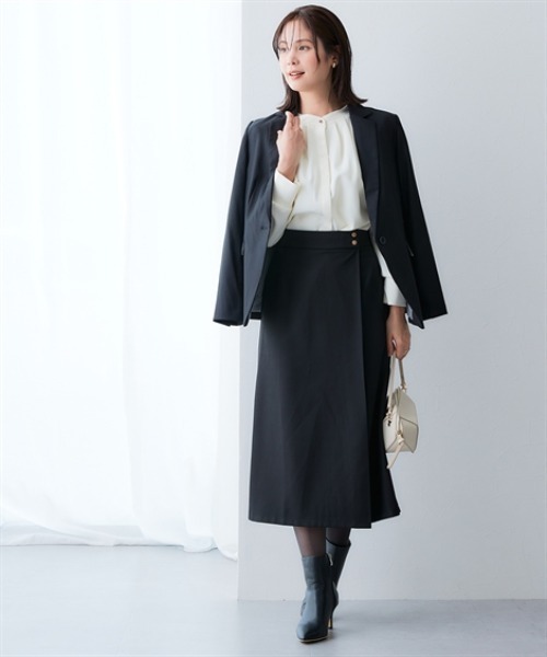 7days Life Styling（セブンデイズライフスタイリング）の「落ち感ドレープ素材ダブルテーラードジャケット（タテヨコストレッチ・しわになりにくい・速乾・ＵＶカット）＜大きいサイズ有＞（カバーオール・レディース・グレー/ブラック・M/L/LL/3L）」の11枚目の写真