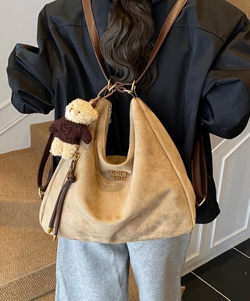 FREE STYLISTS(フリー スタイリスト)の「Y2Kチャーム付き大容量バッグ ショルダーバッグ&斜め掛けバッグ デイリー&通勤用/3WAY(ショルダーバッグ・レディース・ベージュ/ダークブラウン/カーキ/ブラック・FREE)」の3枚目の写真