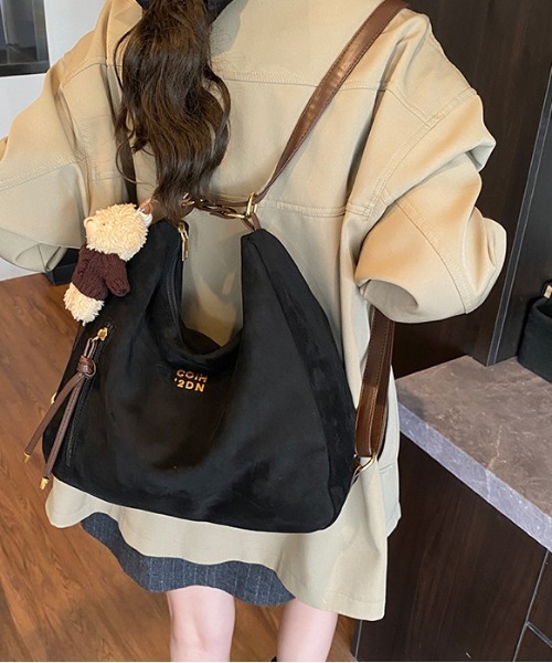 FREE STYLISTS(フリー スタイリスト)の「Y2Kチャーム付き大容量バッグ ショルダーバッグ&斜め掛けバッグ デイリー&通勤用/3WAY(ショルダーバッグ・レディース・ベージュ/ダークブラウン/カーキ/ブラック・FREE)」の22枚目の写真