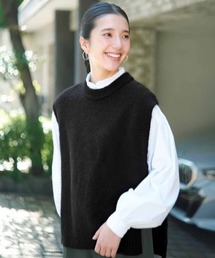 Live in comfort（リブインコンフォート）の「リブ　イン　コンフォートはまじとコラボ　間の季節の強い味方！何にでも重ねてスッキリこなれるニットベスト〈ブラック〉（ベスト）」