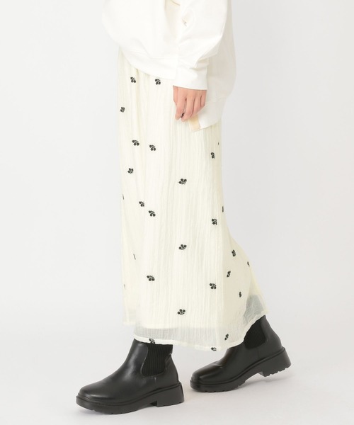 studio CLIP（スタディオクリップ）の「【daily CLIP】小花刺繍タイトスカート（スカート・レディース・ホワイト/ブラック・FREE）」の5枚目の写真